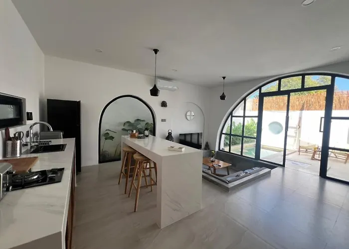 Dreamy 1 Bedroom With Private Pool Close To * Canggu
